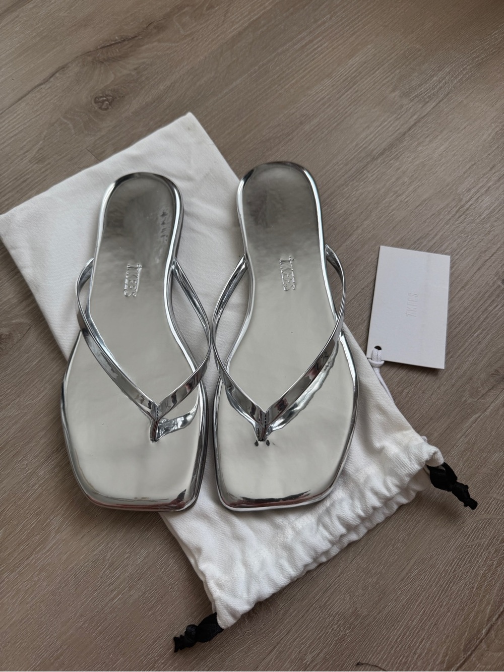 TKEES Lily Chrome Silver